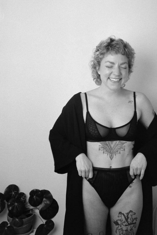 on demand: balconette Jannika *black*