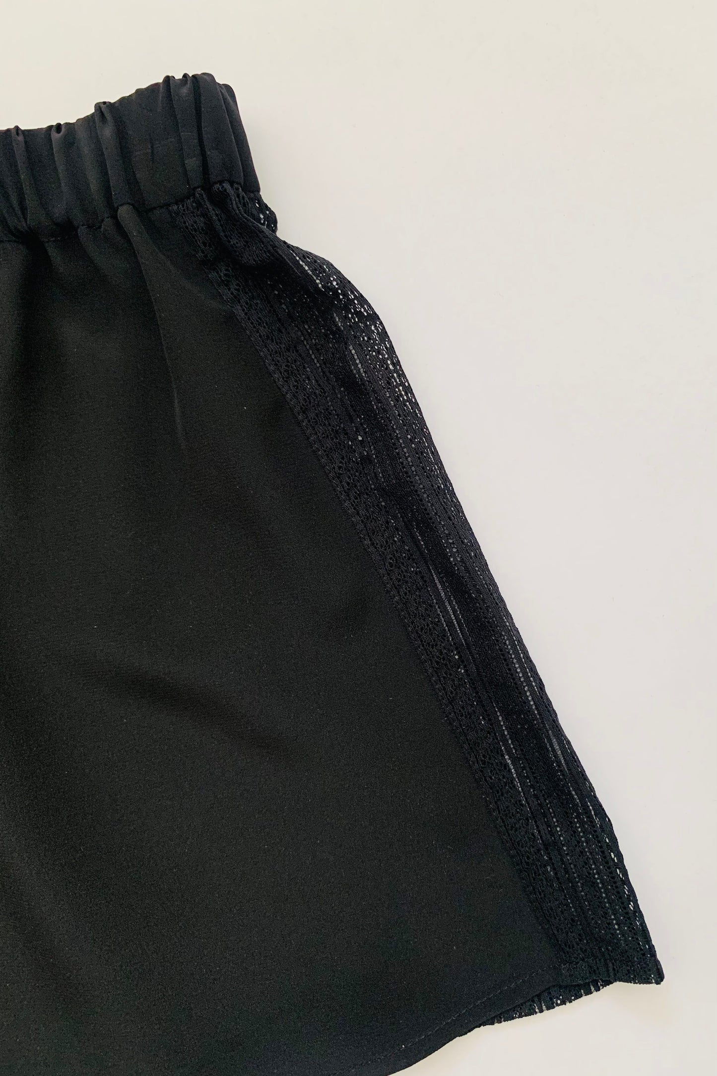 on demand: shorts Sarah *black*