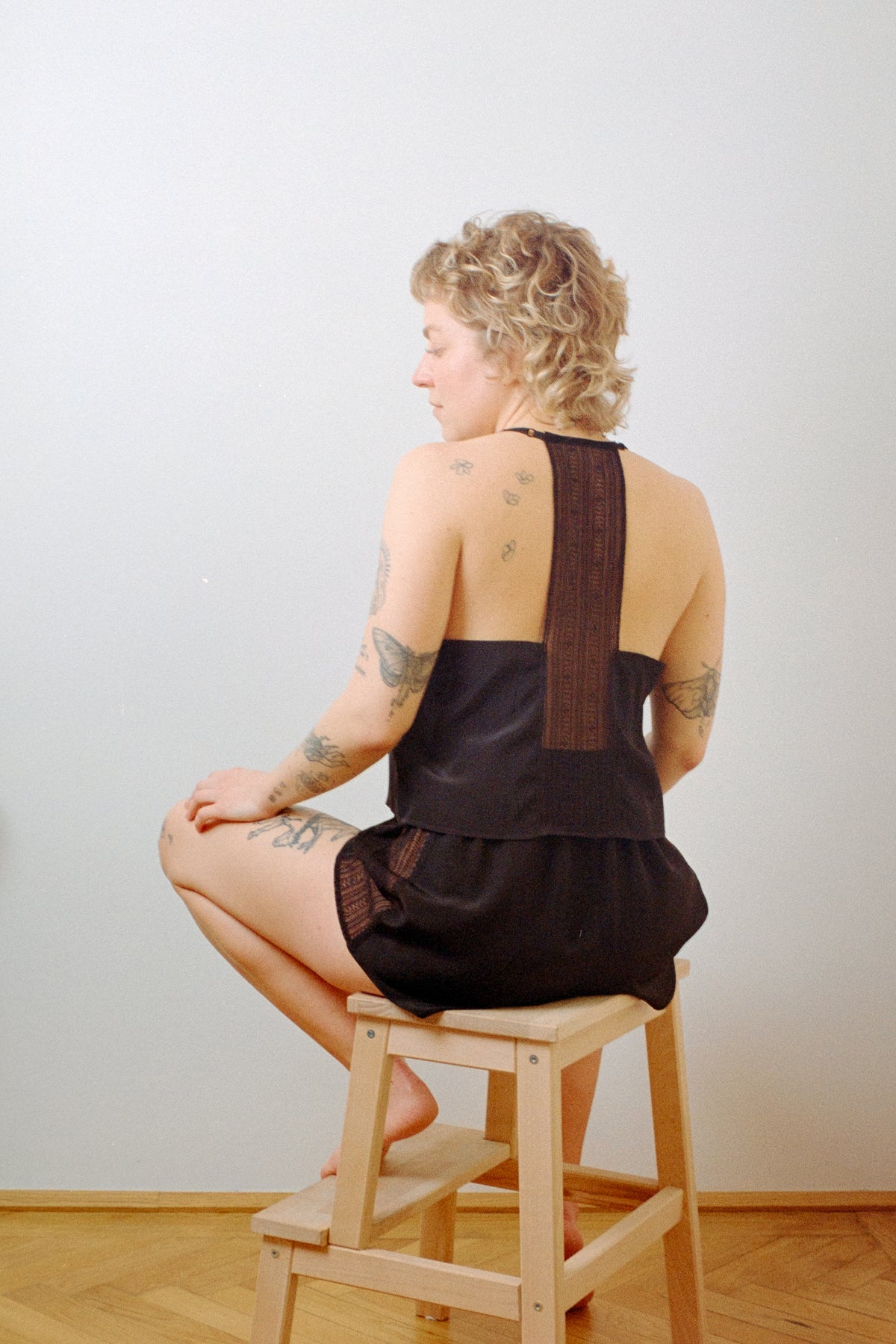 top Sarah *black*