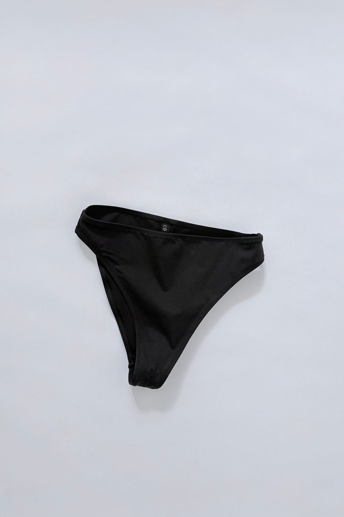 on demand: bikini high-leg brief Kathi *black*