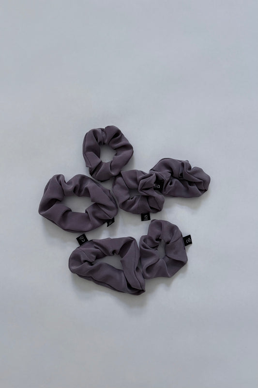 scrunchie *quiet violet*