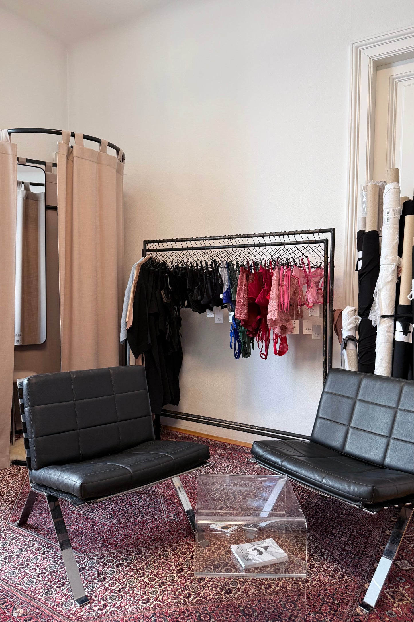 atelier visit: try on + order on demand