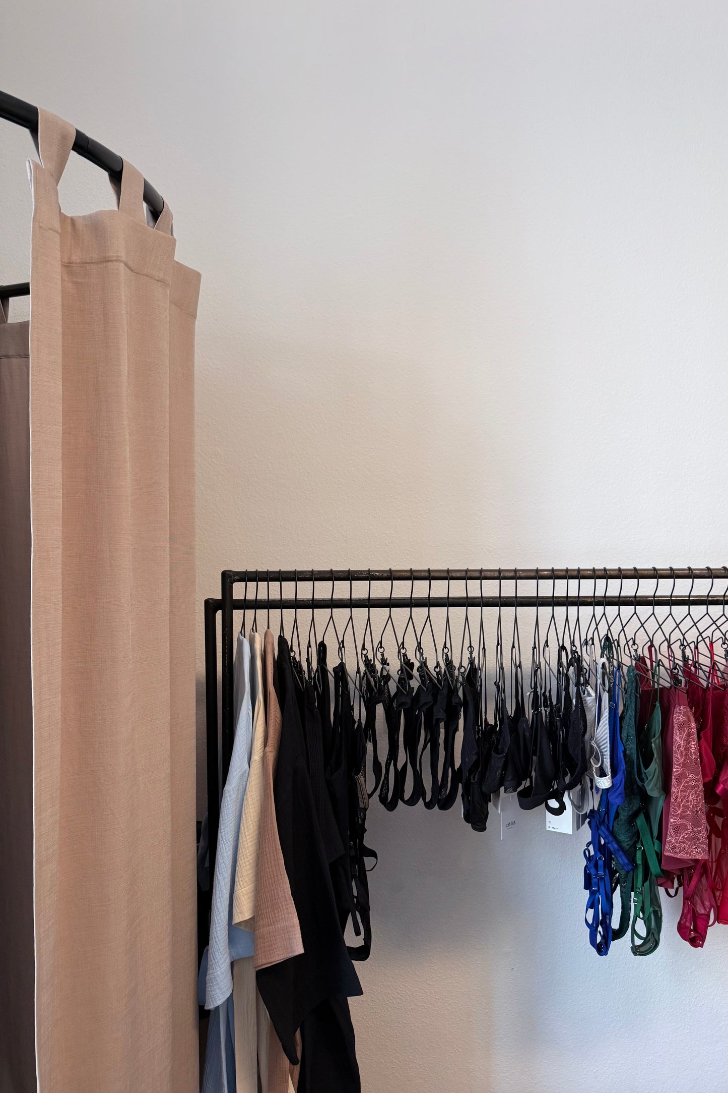 atelier visit: try on + order on demand