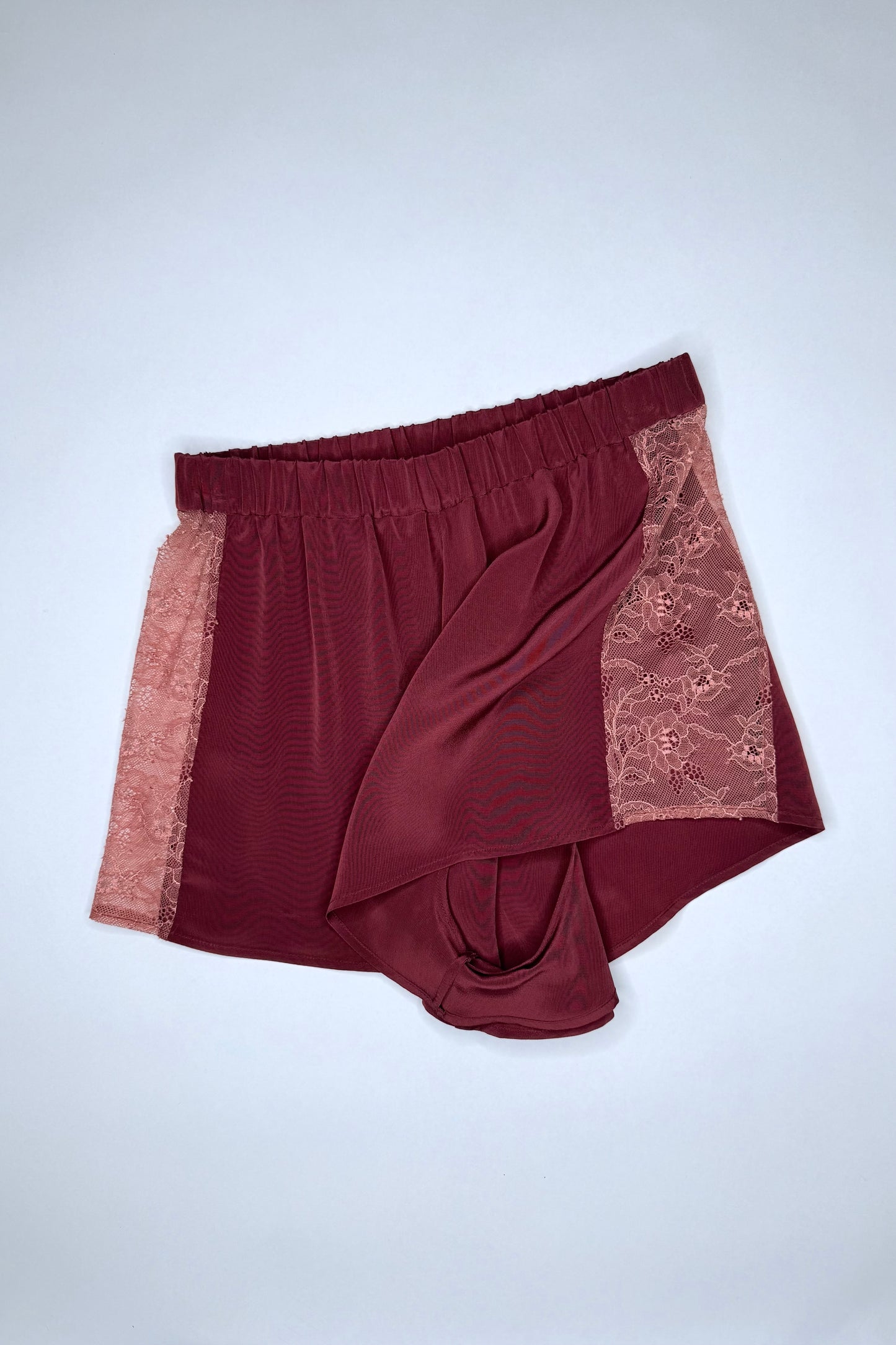 shorts Sarah *valentine: burgundy queen*